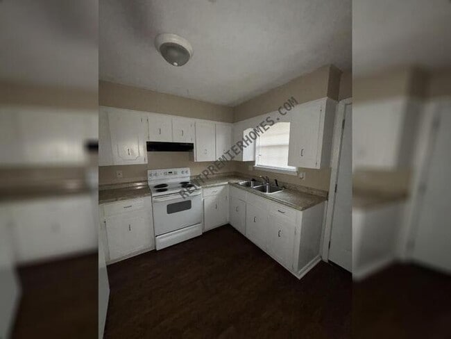 Building Photo - 1908 Kelly Dr