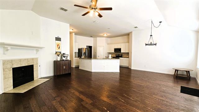 Building Photo - 3032 Lakefield Dr