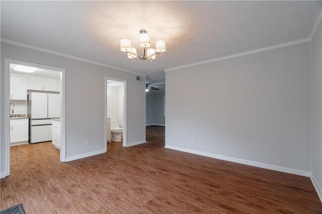 Building Photo - 330 Winding River Dr