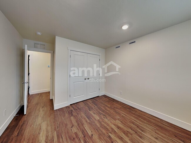 Building Photo - 1317 E Old Mesquite St