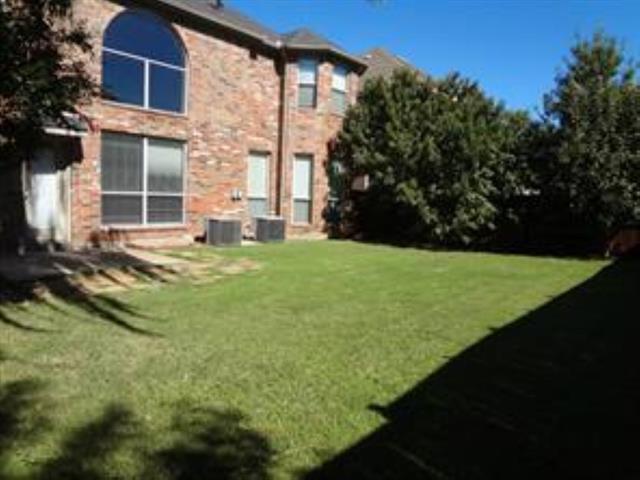 Building Photo - 2013 Trinity Ln