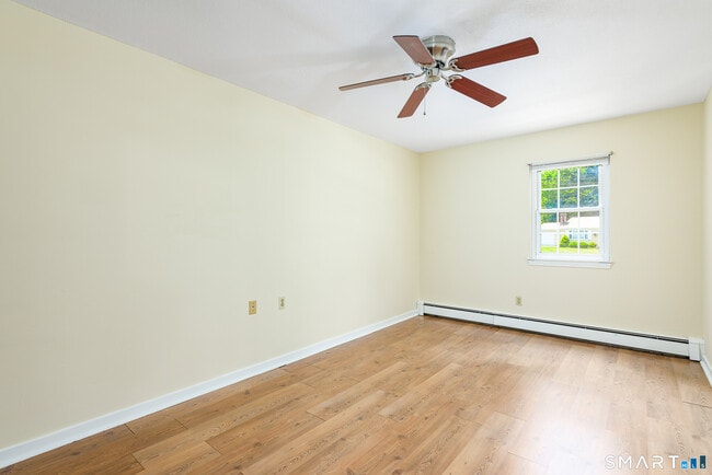 Building Photo - 54 Willieb St