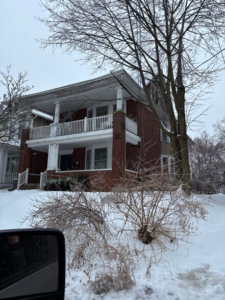 Building Photo - 10 S Main Ave