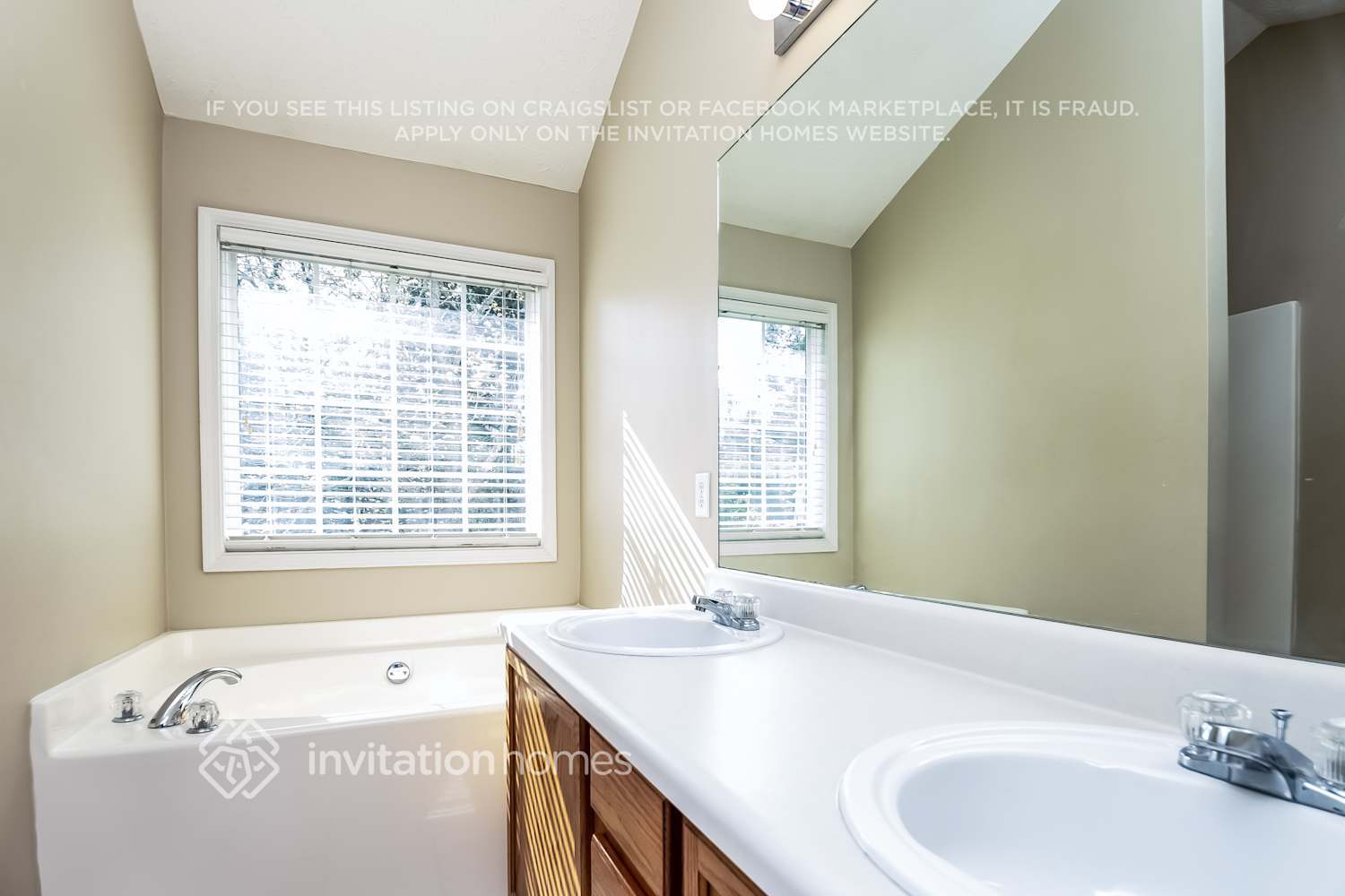 Building Photo - 10 Tara Ct