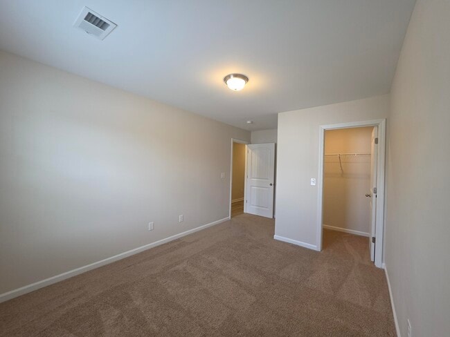 Building Photo - 2969 Old Field Rd