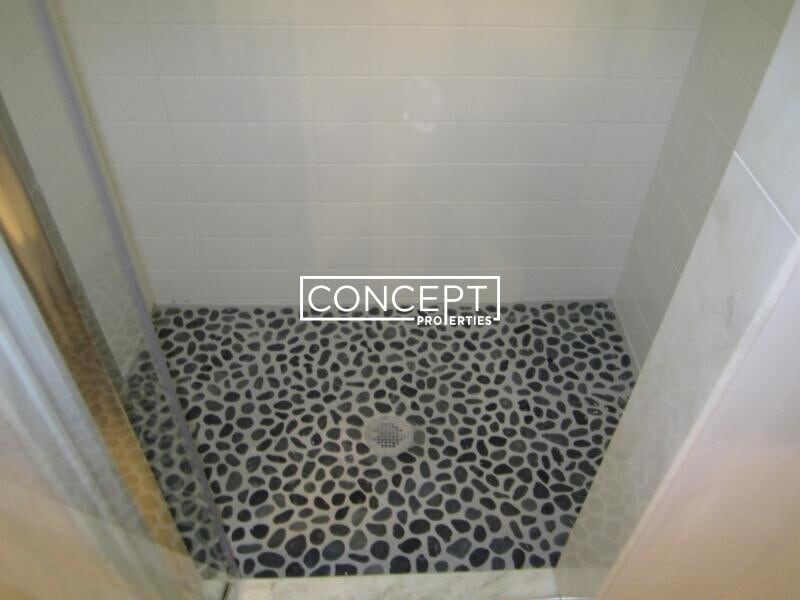 Building Photo - 17 Bow St