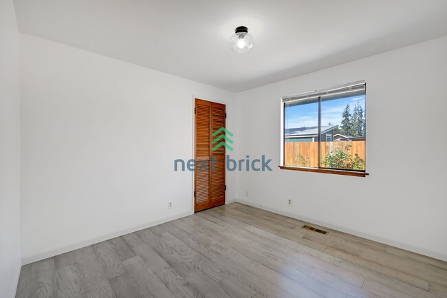 Building Photo - Charming 3-Bed, 2-Bath Remodeled Home in P...