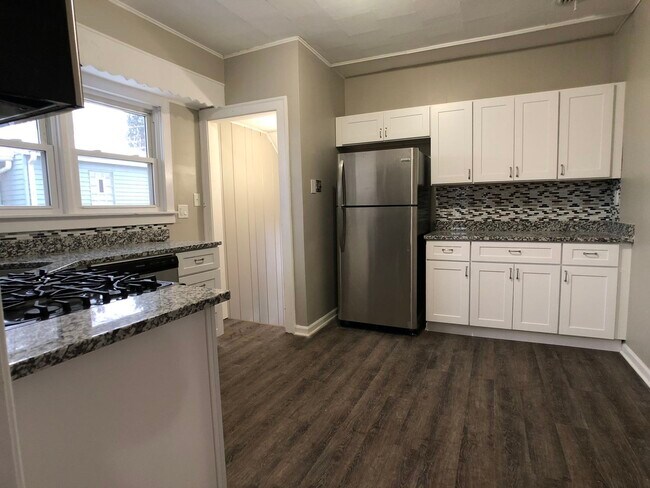 Building Photo - 3217 Ann St