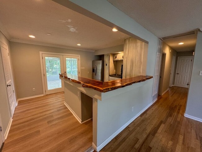 Building Photo - South AVL - 3/2 with Sunroom and Flex Space!