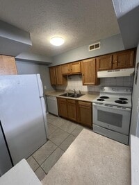 Building Photo - 3893 Bennett Rd