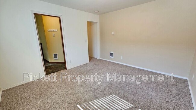 Building Photo - 1506 N Cambrian Ave