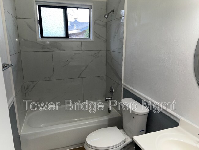 Building Photo - 1328 School St