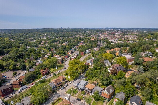 Building Photo - Amazing 3 bedroom home in Wilkinsburg available November 1!