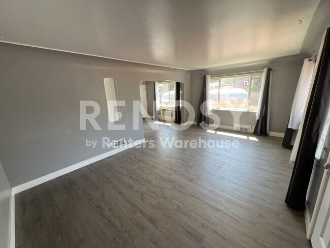 Building Photo - 342 S Alcott St