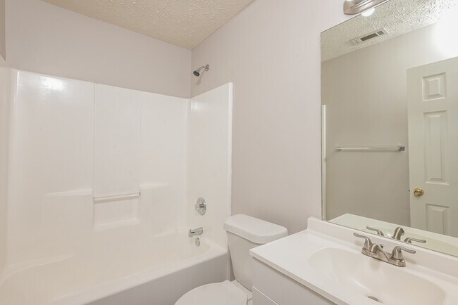 Building Photo - Fantastic 3bd/2ba home! Let yourself in!