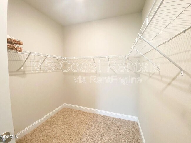 Building Photo - 15610 Lantern Cv