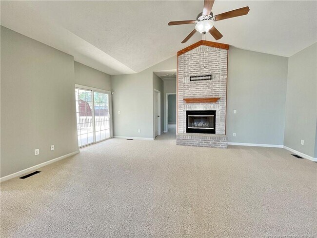 Building Photo - 11 Richmond Park Dr