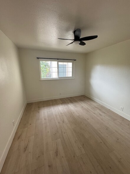 Building Photo - 9671 Maureen Dr