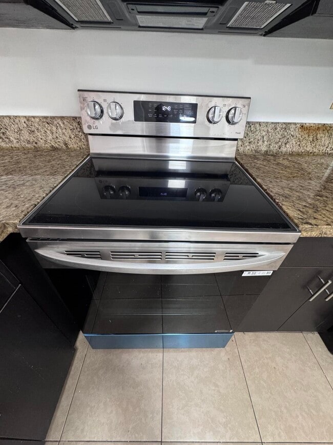 Building Photo - 9968 Nob Hill Ln