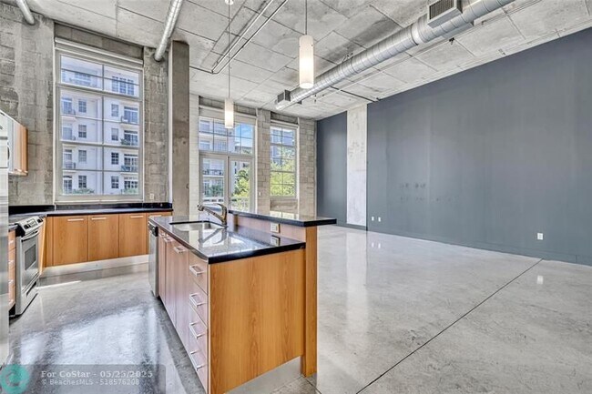 Building Photo - 434 NW 1st Ave