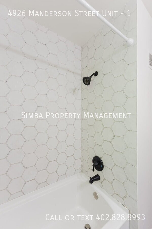 Building Photo - 4926 Manderson St