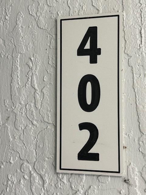 Building Photo - 402 Villa Cir