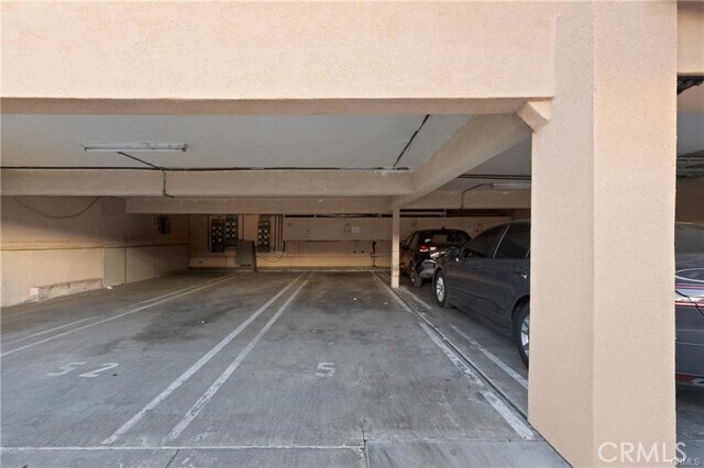 Building Photo - 5400 Newcastle Ave