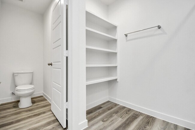 Building Photo - 12316 Basilwood Dr