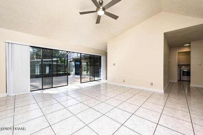 Building Photo - 4 Baywood Dr