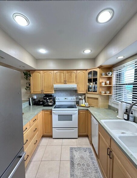 Building Photo - 13509 S Indian River Dr