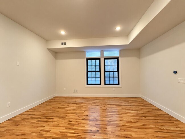 Building Photo - 241 Palisade Ave