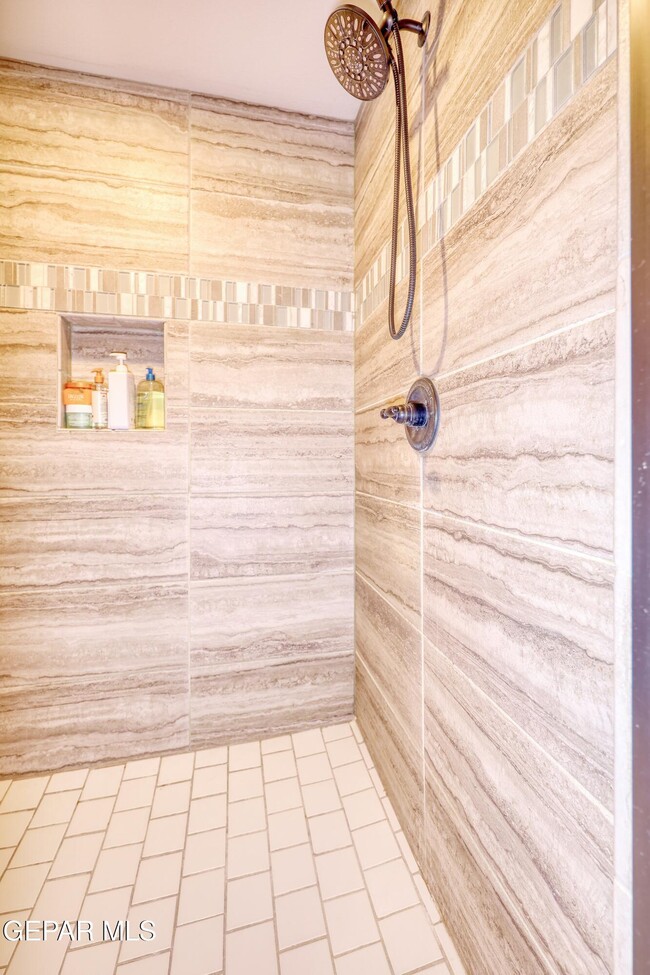 Building Photo - 2163 Enchanted Brk Dr