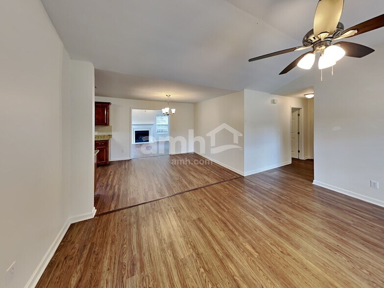 Building Photo - 2908 Checkers Ct