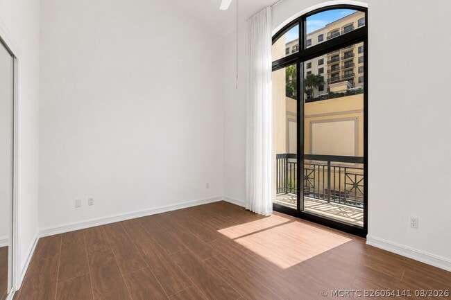 Building Photo - 701 S Olive Ave