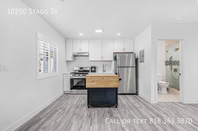 Building Photo - 10250 Stagg St