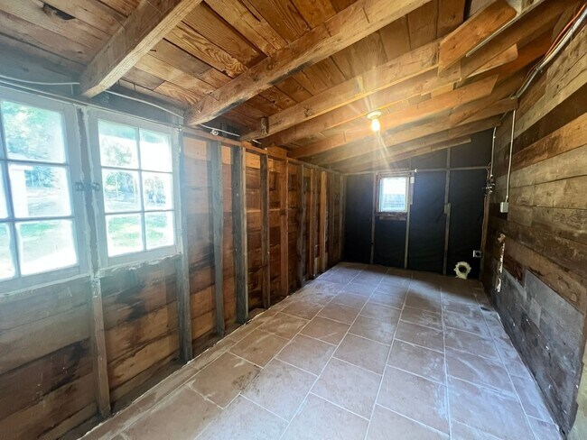 Building Photo - Beachfront Cabin on Henderson Inlet