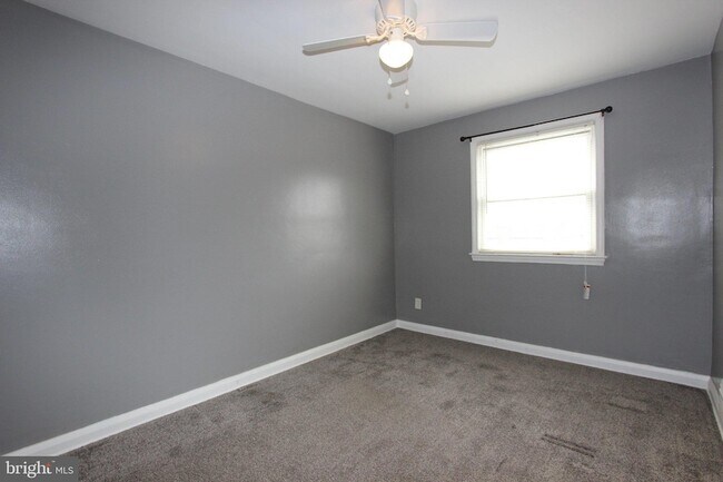Building Photo - 1612 Sherwood Ave