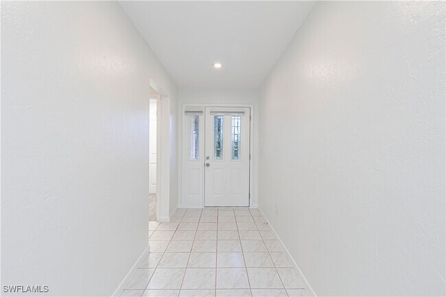 Building Photo - 297 Bay Meadows Dr
