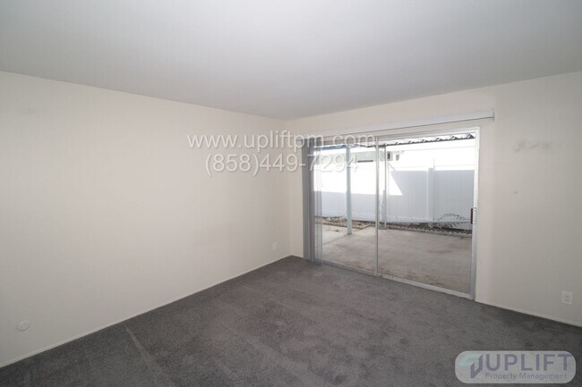 Building Photo - 2 Bedroom 1.5 Bath Home in 55+ Community
