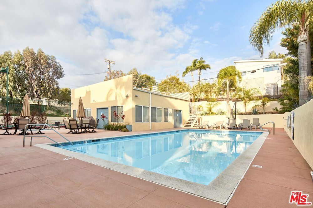 Building Photo - 3460 S Centinela Ave