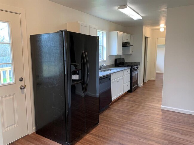 Building Photo - 516 San Saba St