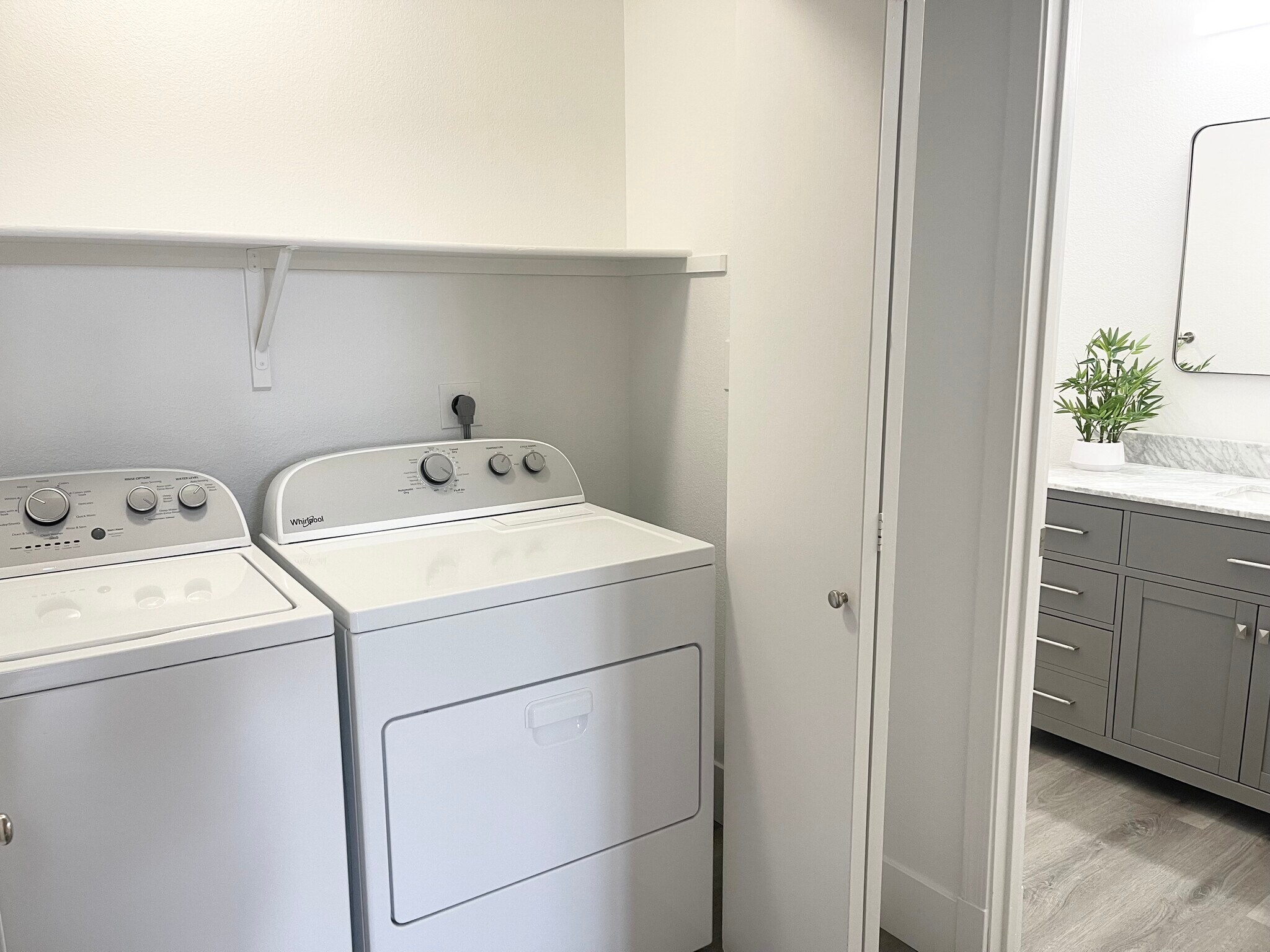 Building Photo - 9600 N 96th St