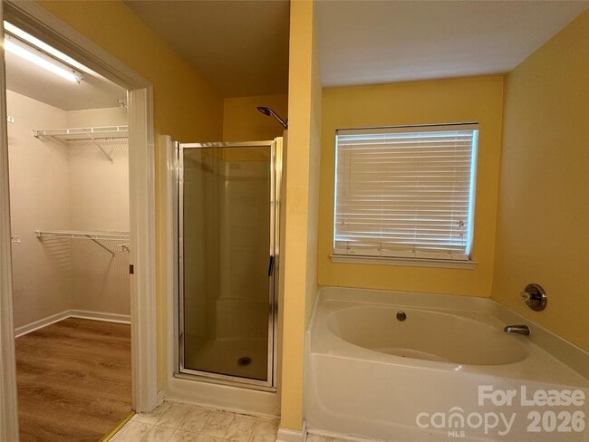 Building Photo - 6954 Beverly Springs Dr