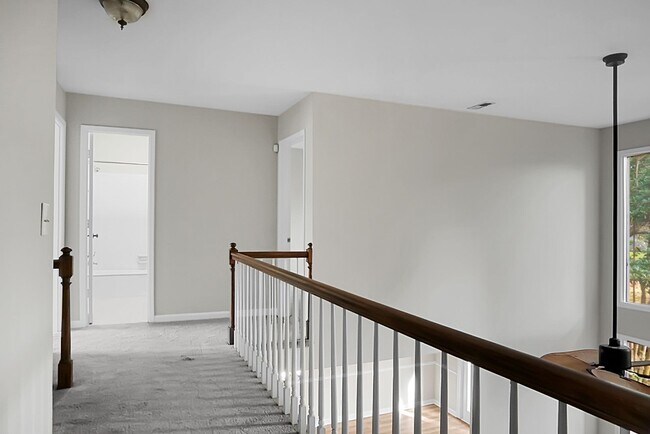 Building Photo - Spacious, Newly Renovated Villa Overlookin...