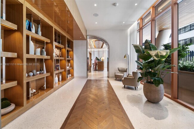 Building Photo - 2678 Tigertail Ave