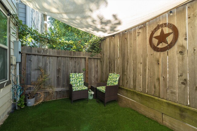 Building Photo - 8917 Wind Springs Dr