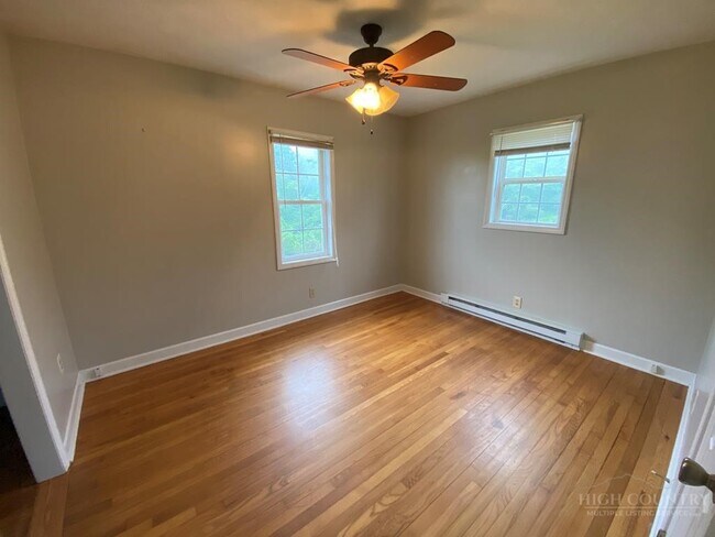 Building Photo - 417 Will Vannoy Rd