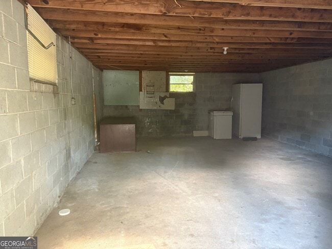 Building Photo - 6826 Mayo Dr