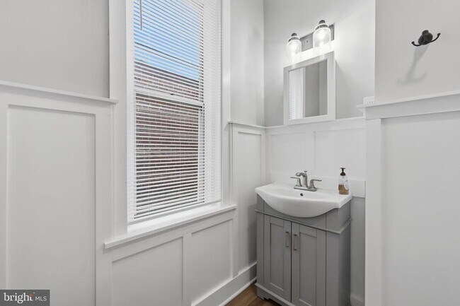 Building Photo - 2322 S Broad St