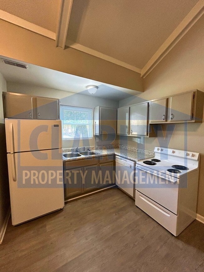 Building Photo - 4808/4810 Charwood Trail NW